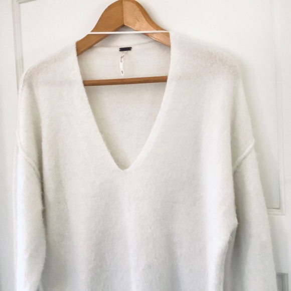 Free People Sweater Womens Size XS Cream Fuzzy Deep V-Neck Boho Casual Stretch - Picture 3 of 12